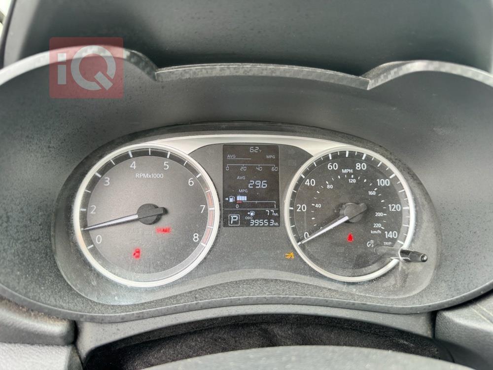 نيسان فيرسا